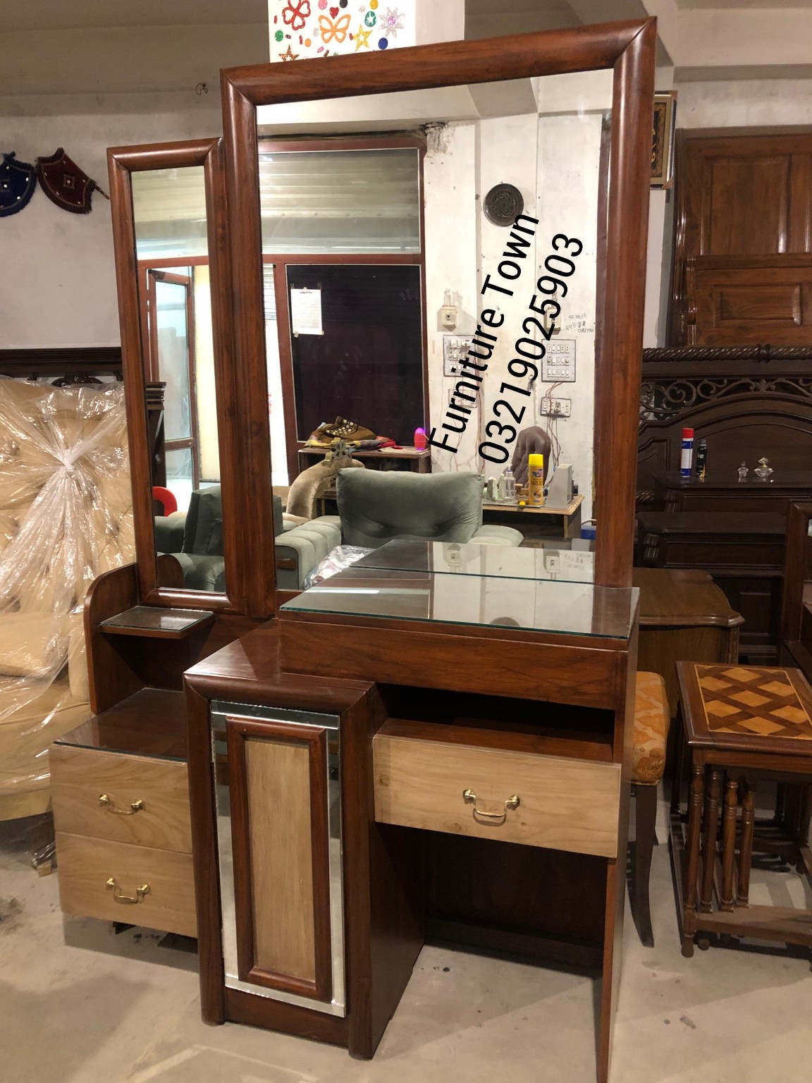 Classic Wooden Dressing Table with Mirror in Peshawar