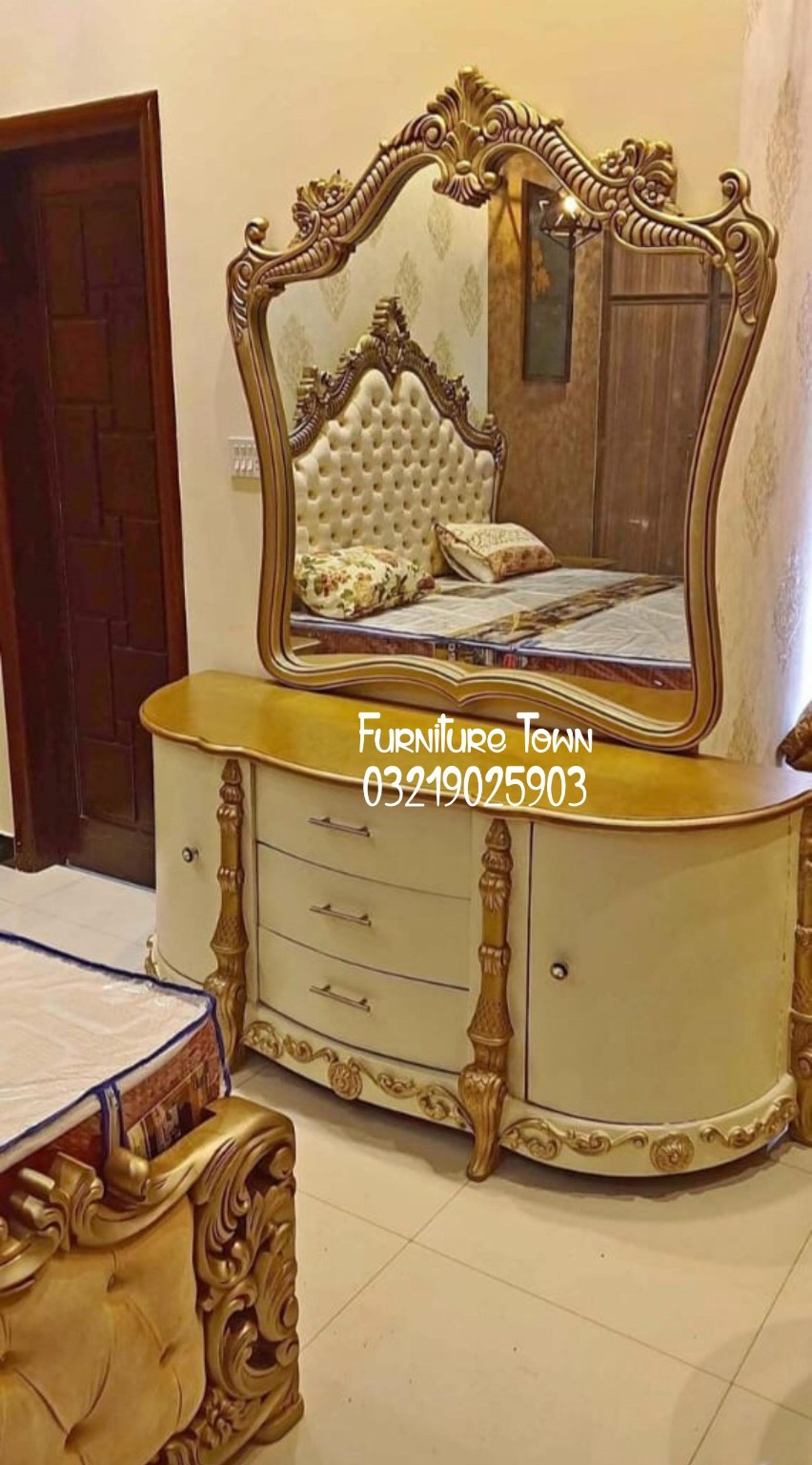 Elegant Gold Traditional Dressing Table in Peshawar